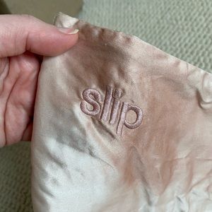 Slip silk pillowcase EUC